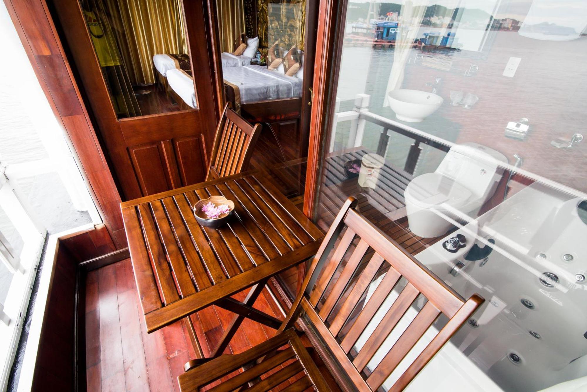 Renea Cruises Halong Hotel Ha Long Exterior photo