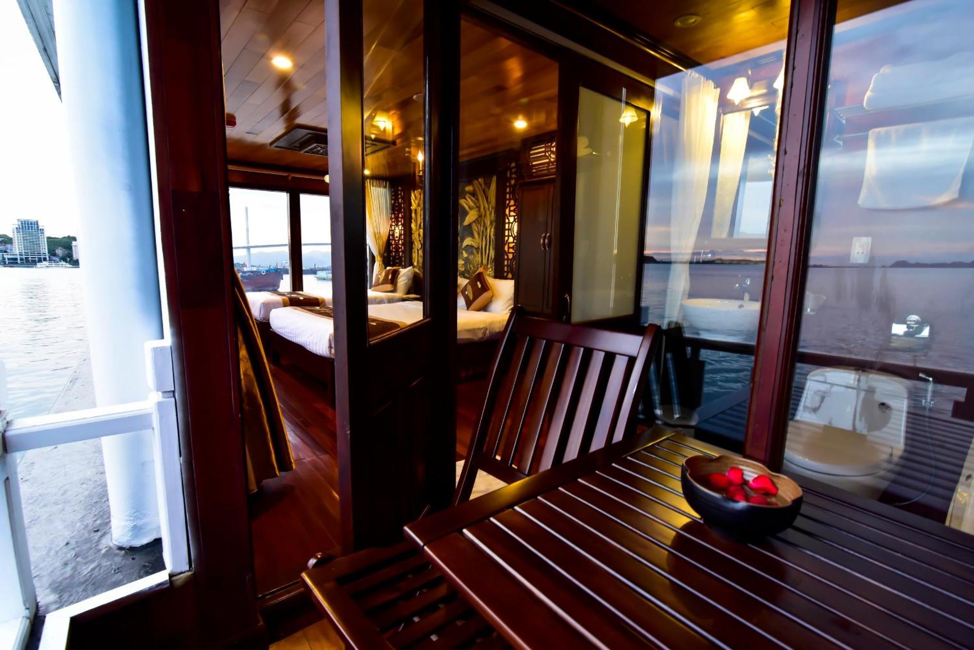 Renea Cruises Halong Hotel Ha Long Exterior photo