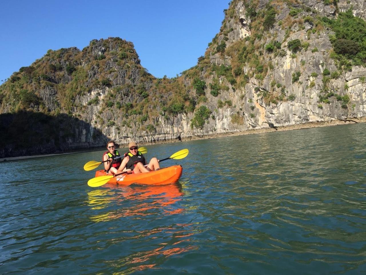 Renea Cruises Halong Hotel Ha Long Exterior photo