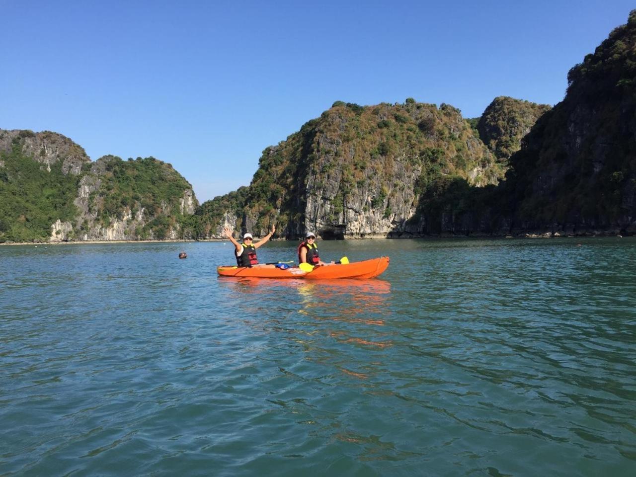 Renea Cruises Halong Hotel Ha Long Exterior photo