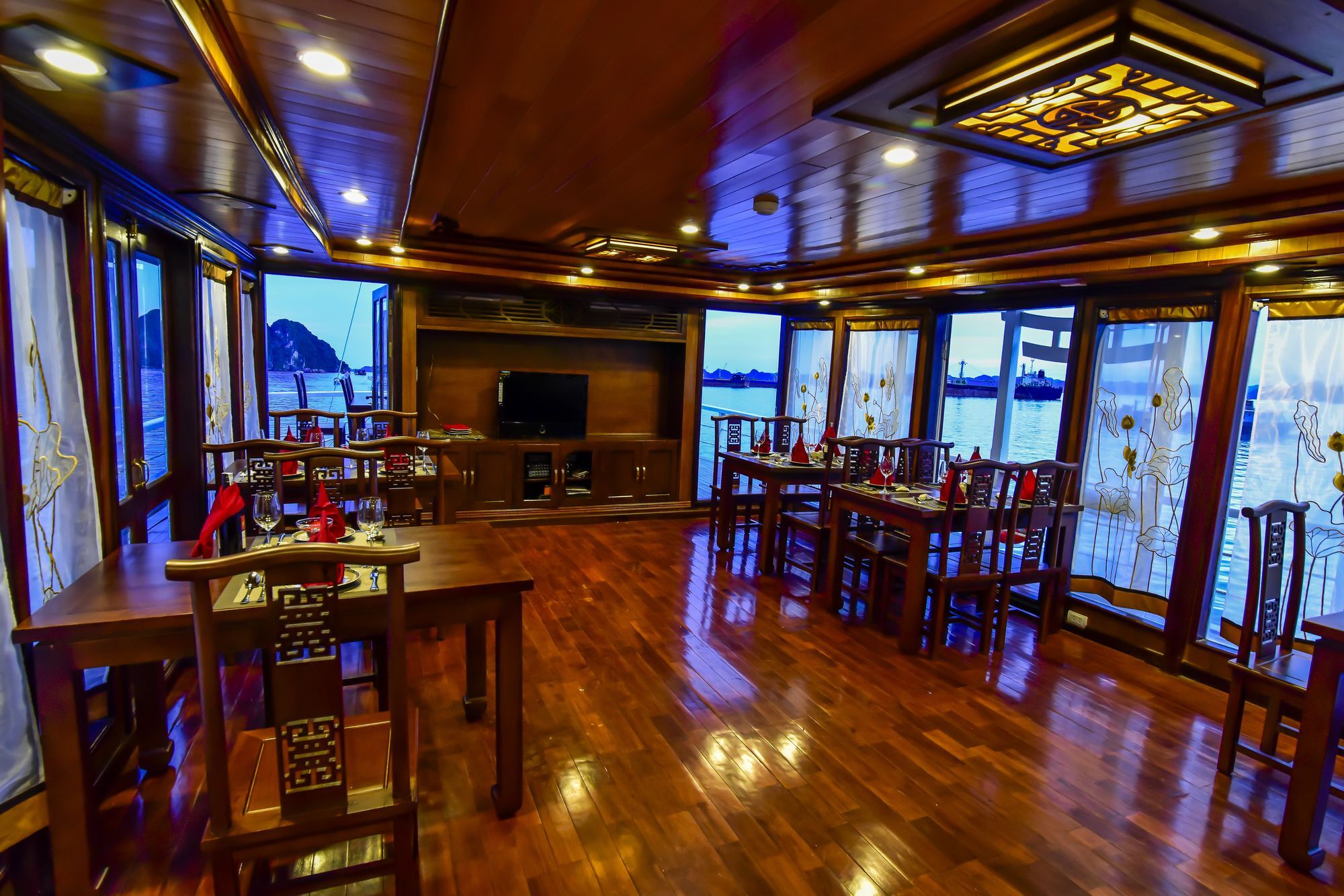 Renea Cruises Halong Hotel Ha Long Exterior photo