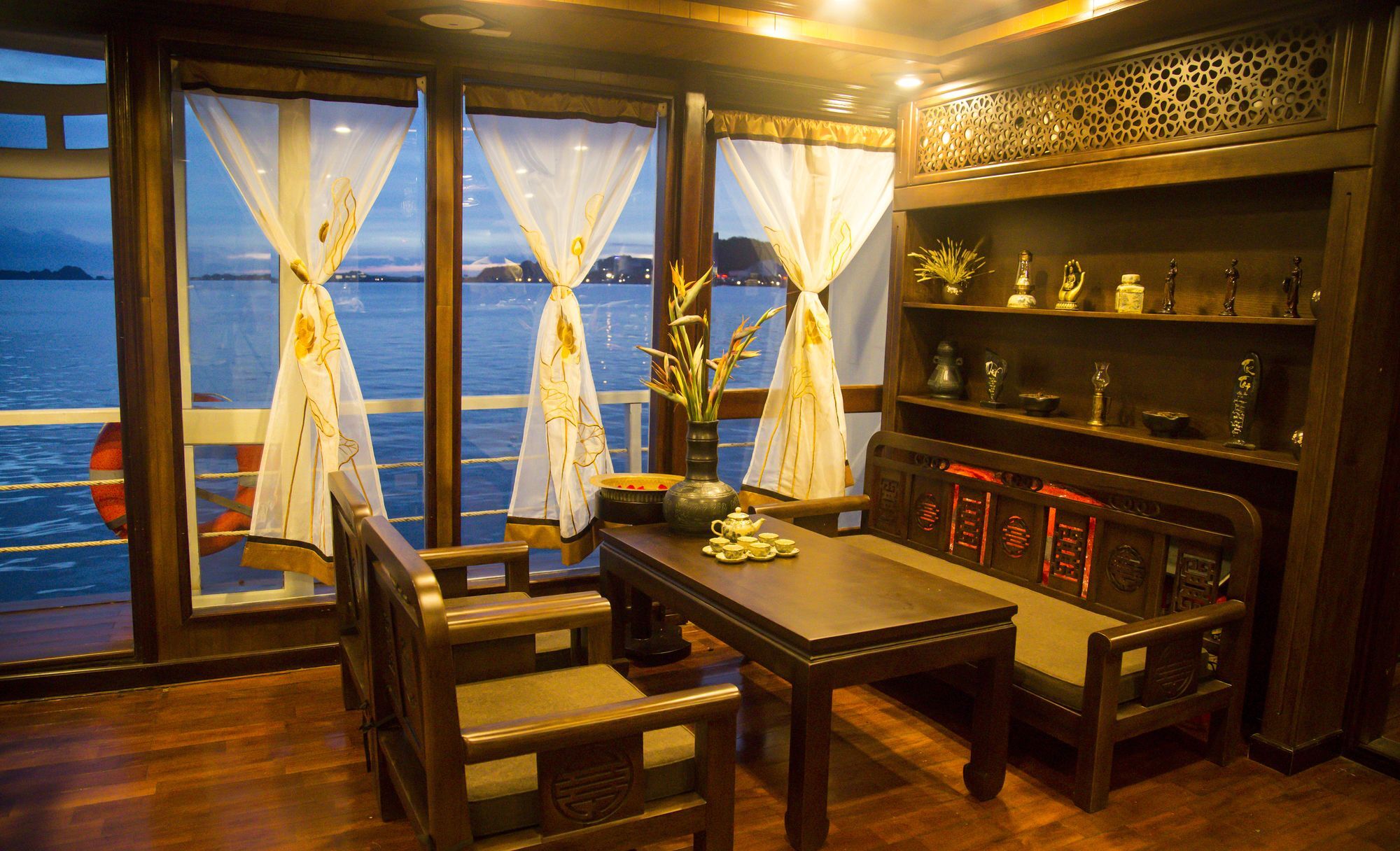 Renea Cruises Halong Hotel Ha Long Exterior photo